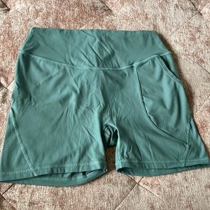 ILUS Women’s Athletic Shorts with Pocket